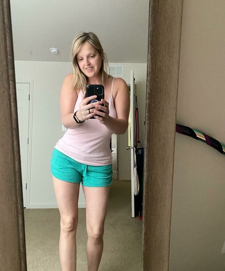 HealthyHappyFitandProud naked onlyfans leaks