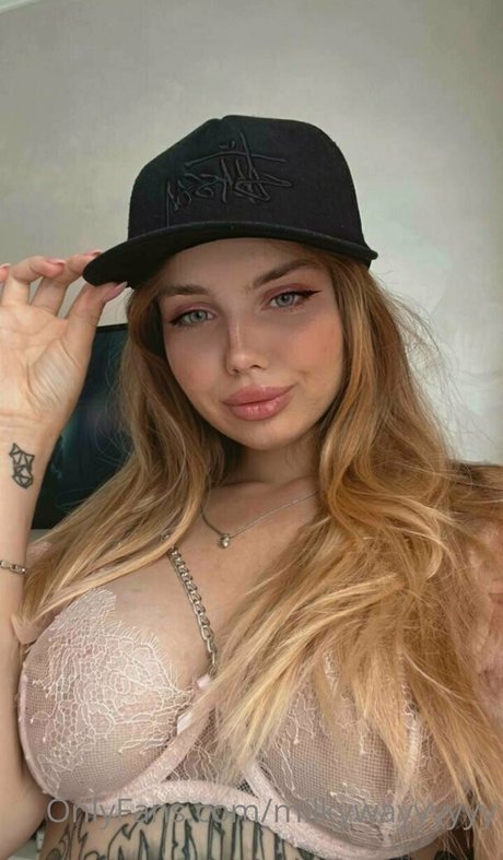 tiiiiits queen is on onlyfans