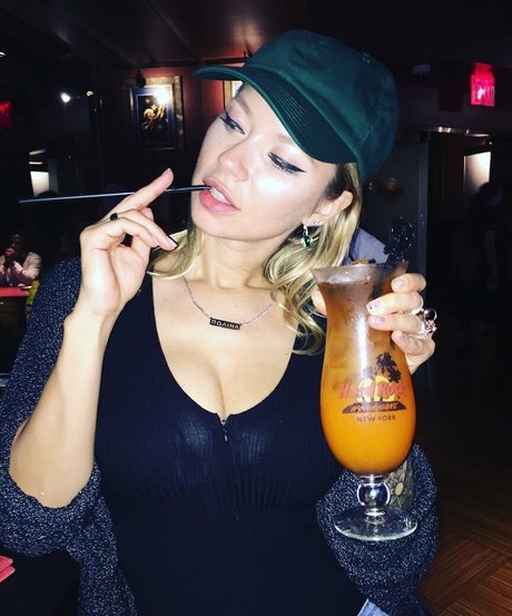 Polina Logunova nude onlyfans leaks