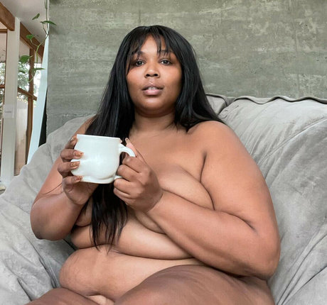 Lizzo onlyfans post
