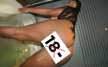 Sarielly Watermelon onlyfans star