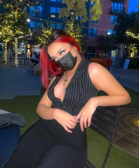 Chxrrychick onlyfans naked leaks