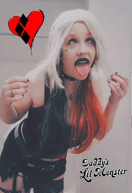 frazzledflower onlyfans model photos