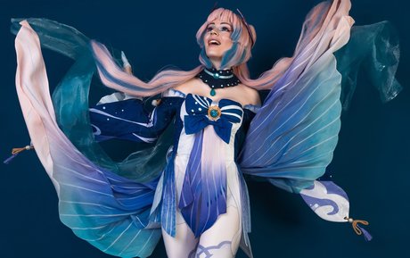 Anya Ichios strip onlyfans