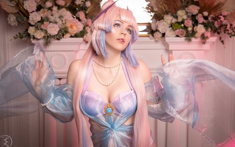 Anya Ichios onlyfans ass