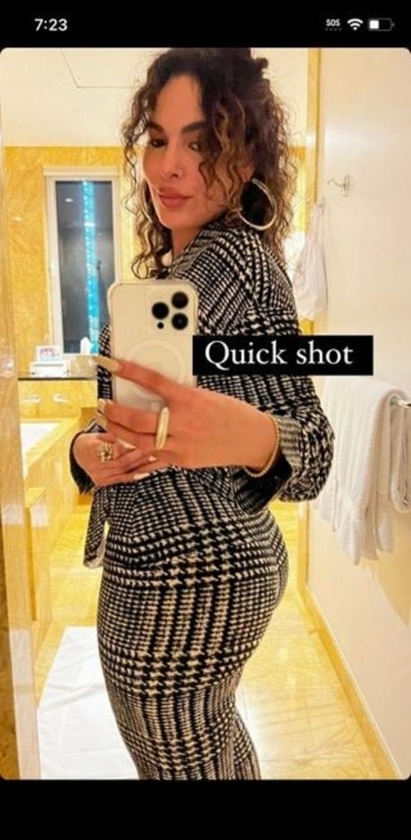 Nadine Velazquez en onlyfans