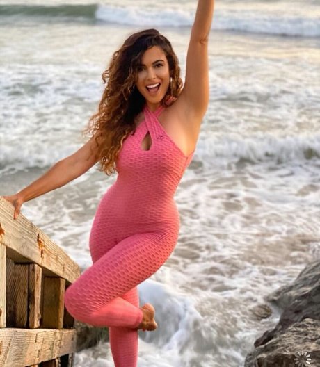 Nadine Velazquez onlyfans leaka