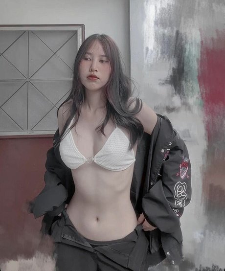 Yunne uwu onlyfans striptease