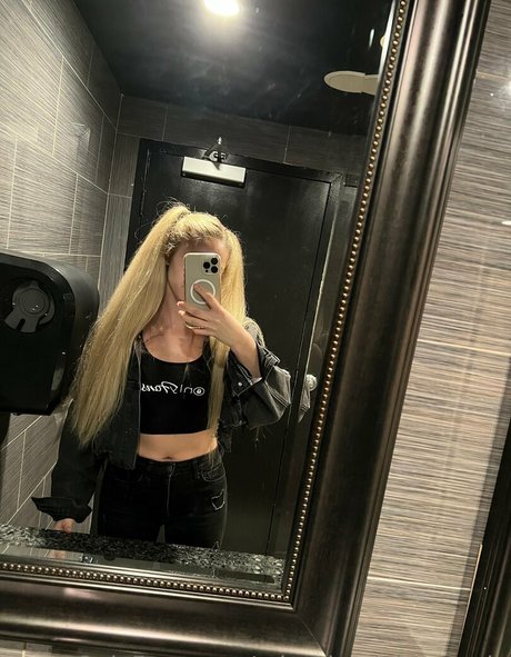 MissBlondeBunny porn onlyfans leak