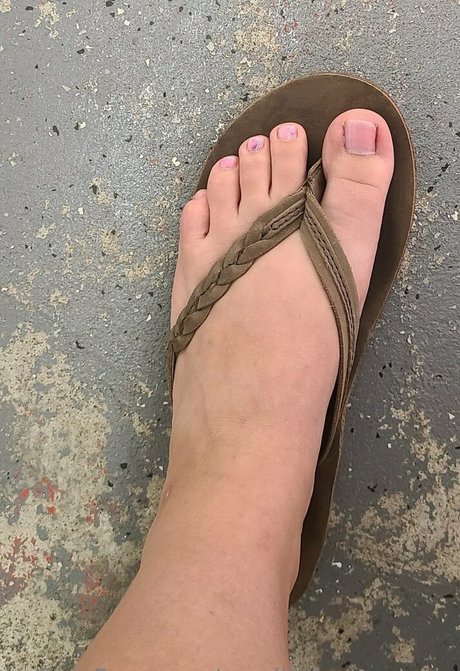 smelliefeetsweetie only fans nudes
