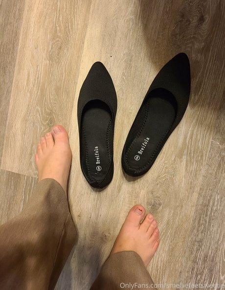 smelliefeetsweetie onlyfans naked leak