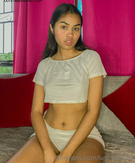 lust for luna onlyfans pic