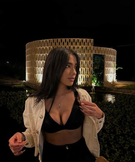 Dua Lupe nude only fans leaks