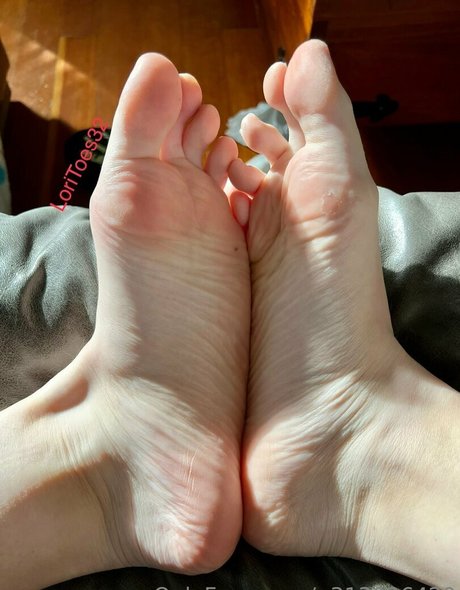 loritoes32 onlyfans