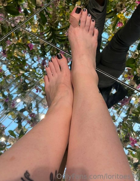 loritoes32 onlyfans leak ass