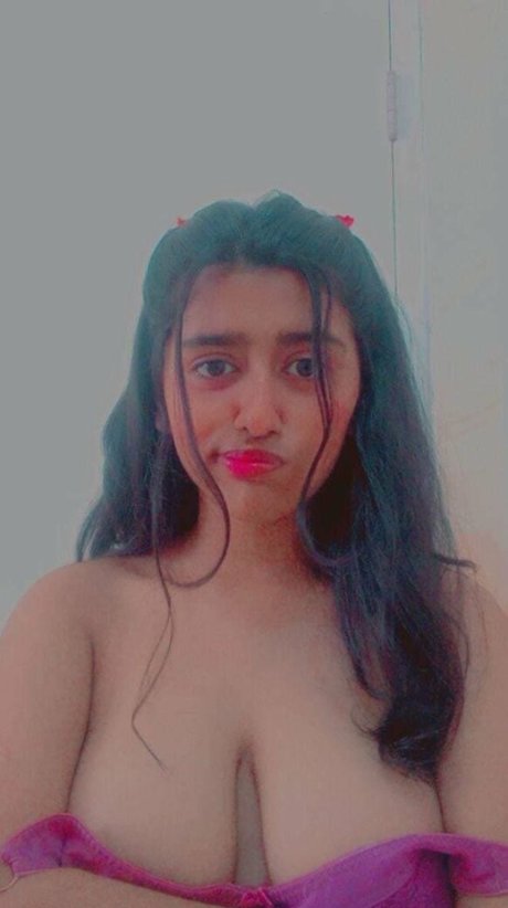 Sanjana Saba onlyfans boobs