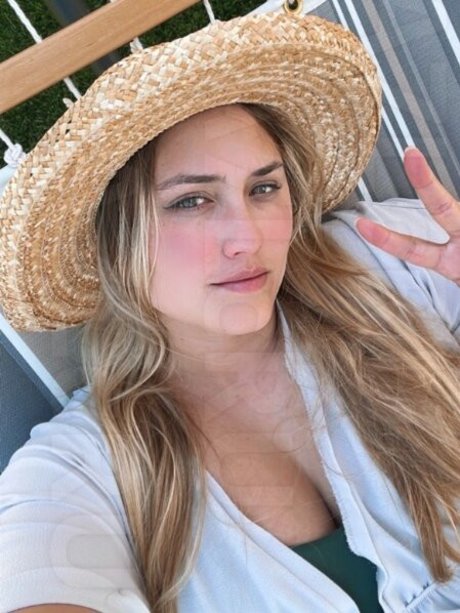 Naomi Kyle onlyfans porn leaked