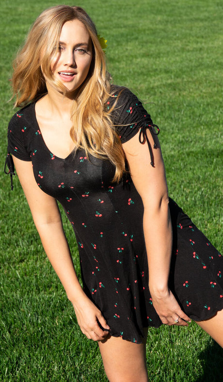 Naomi Kyle only fans pictures