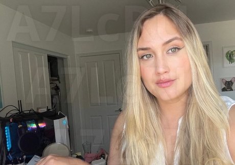 Naomi Kyle onlyfans nude pictures