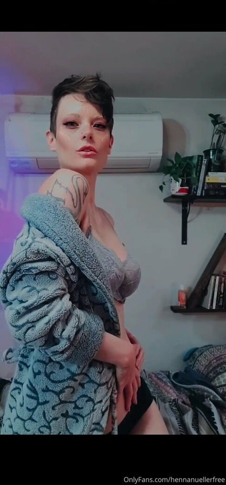 hennanuellerfree onlyfans leaked pics