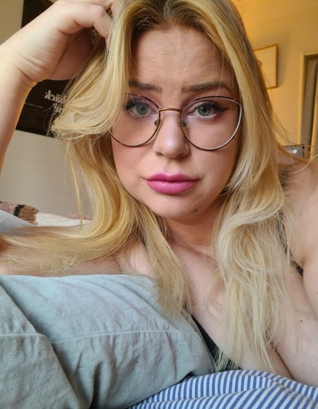 glitterbabeprincess nude only fans leaks