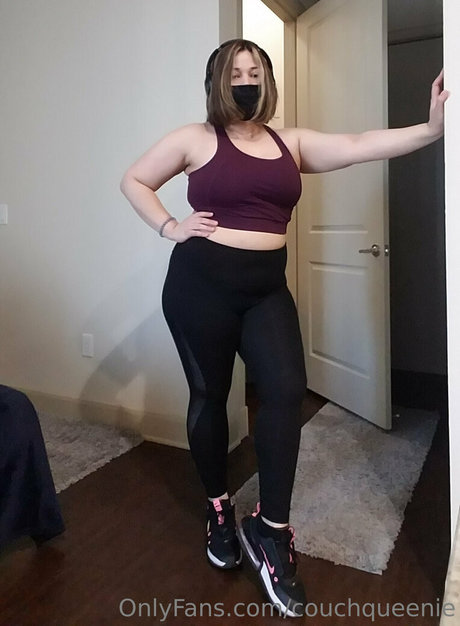 couchqueenie onlyfans post