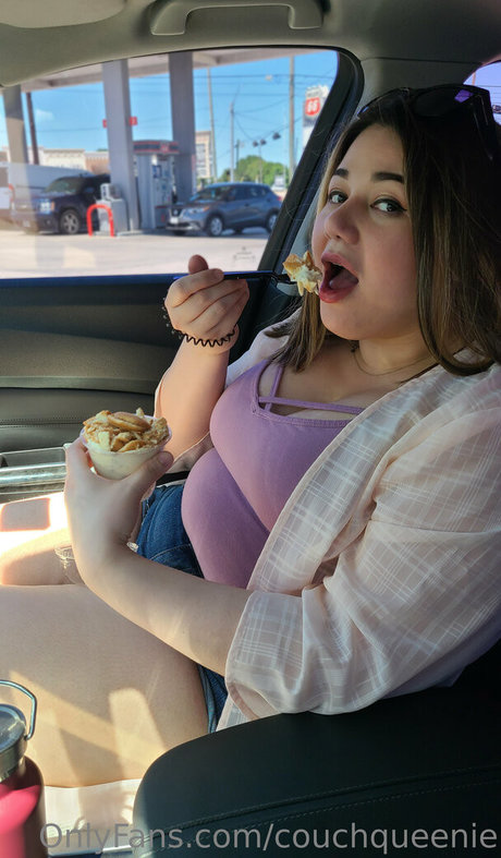 couchqueenie only fans naked
