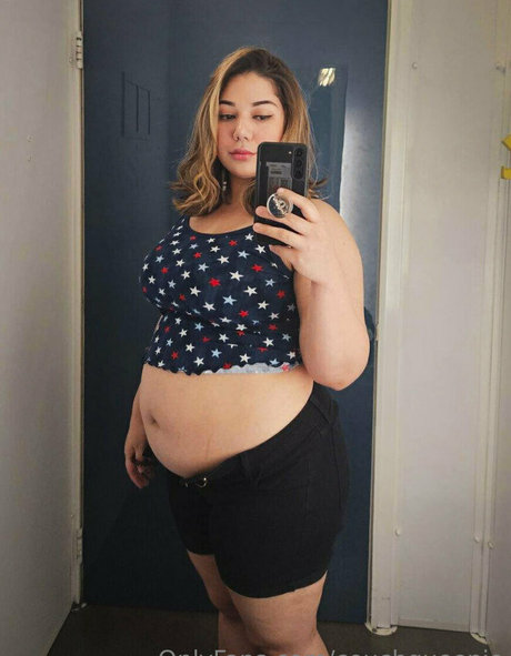 couchqueenie onlyfans content type