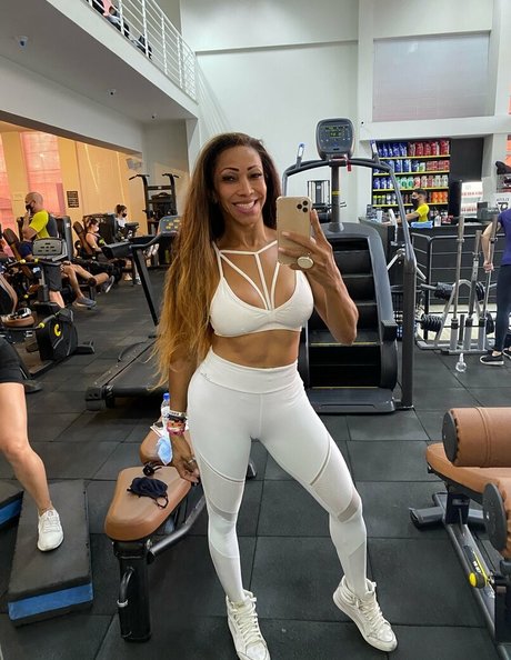 shemale 23cm onlyfans model