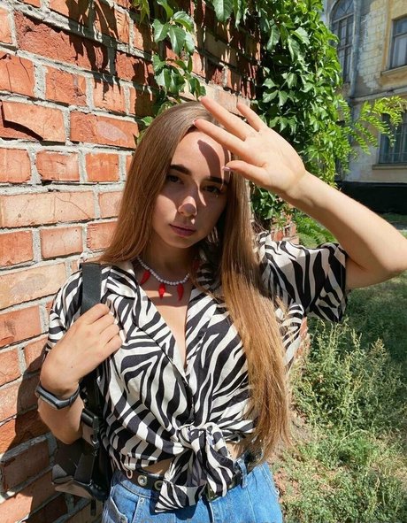 alicee kisss only fans pictures