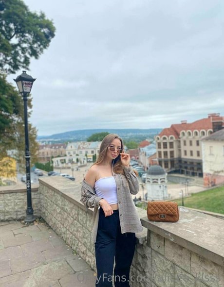 alicee kisss leaked onlyfans photos