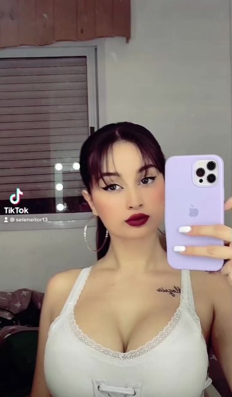 Seleneitor onlyfans model photos