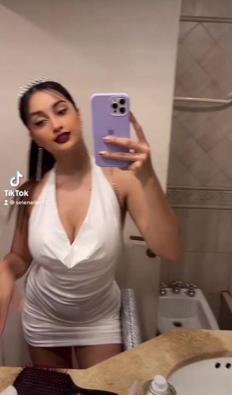 Seleneitor Profile image