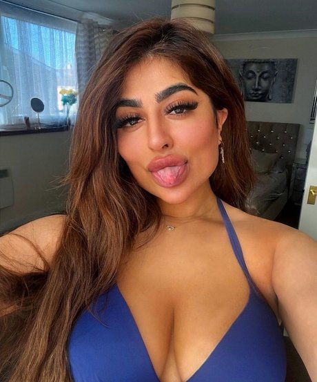 Priya Yasmin X onlyfans striptease