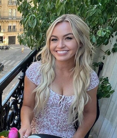 Ashley Freiberg only fans