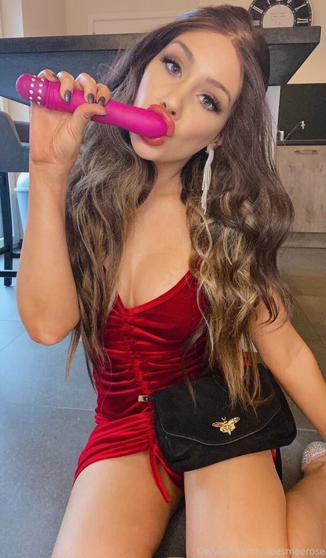 Esmeeteaches naked onlyfans leak