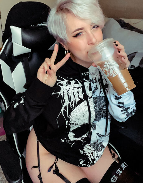 yoemilyreyfree nude onlyfans pics