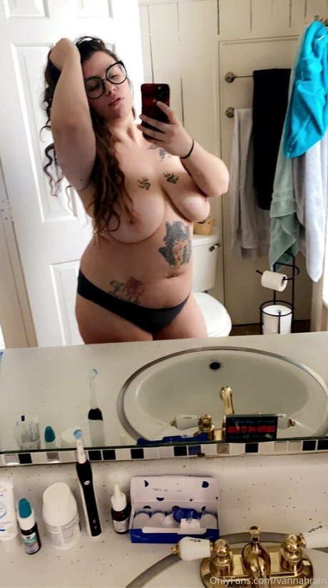 vannahrain onlyfans nudes leak