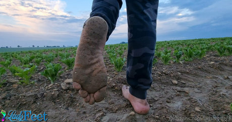 ladsfeetfree only fans naked