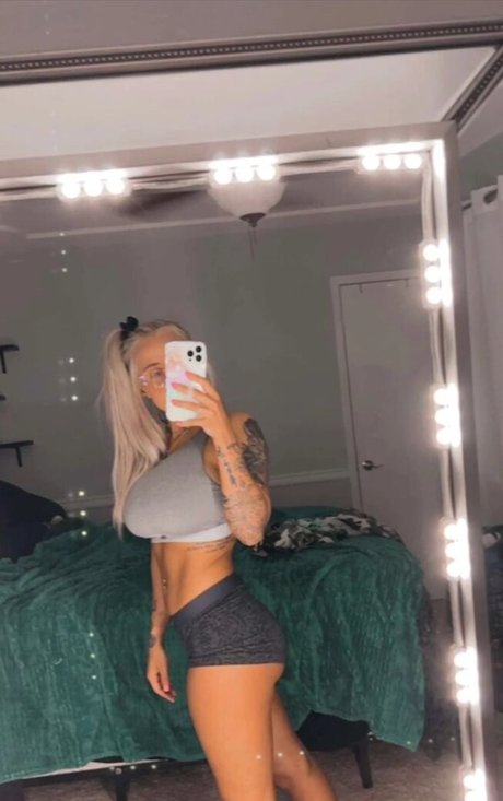 Audieeblondie onlyfans boobs