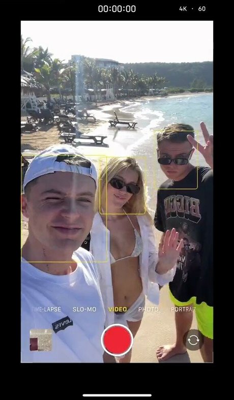 Mimi Slinger nudes only fans