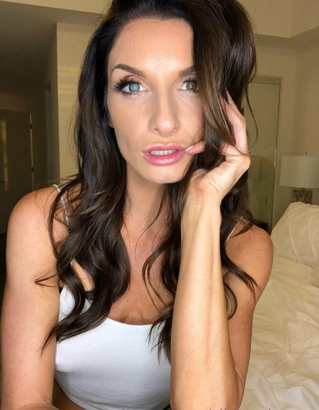 silviasaigexxx onlyfans model