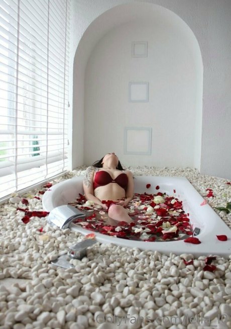 leila l0 onlyfans leaks xxx