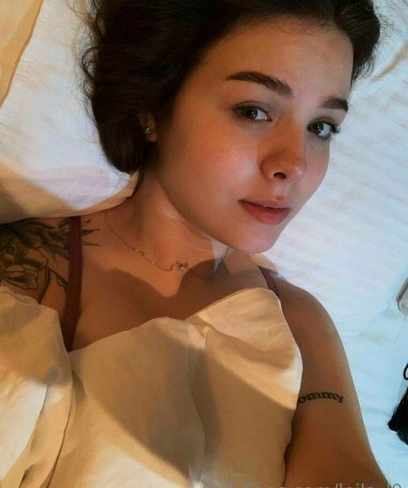 leila l0 naked only fans