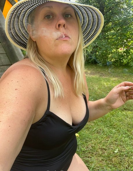 smokybrookeb onlyfans leaked tits