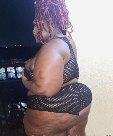 forbiddenfruyt23 onlyfans leaked.