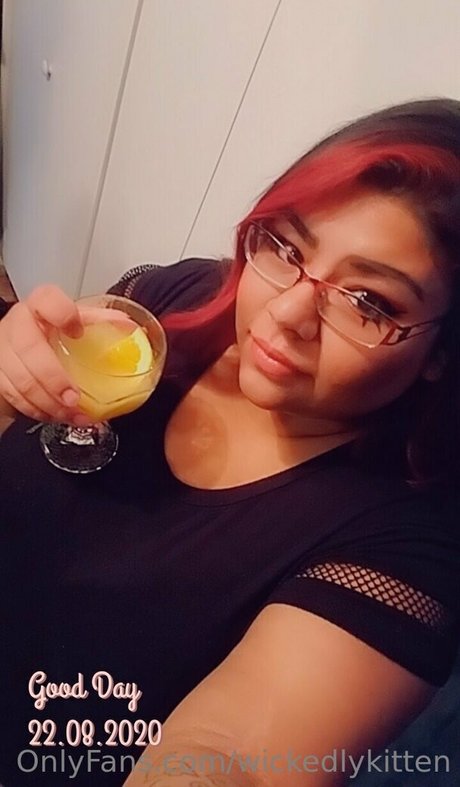 wickedlykitten nude onlyfans leaks