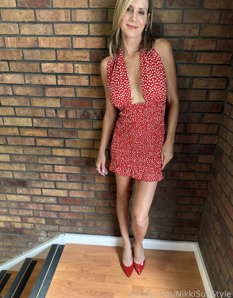 Nicole Suzanne boobs onlyfans