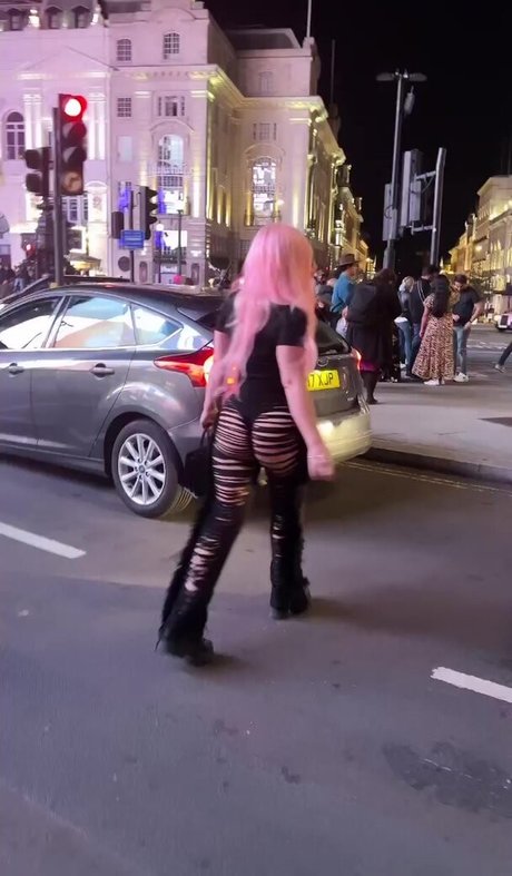 Grace Chatto sexy onlyfans