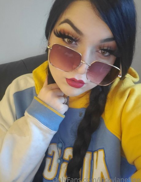 laceylanefree onlyfans strip